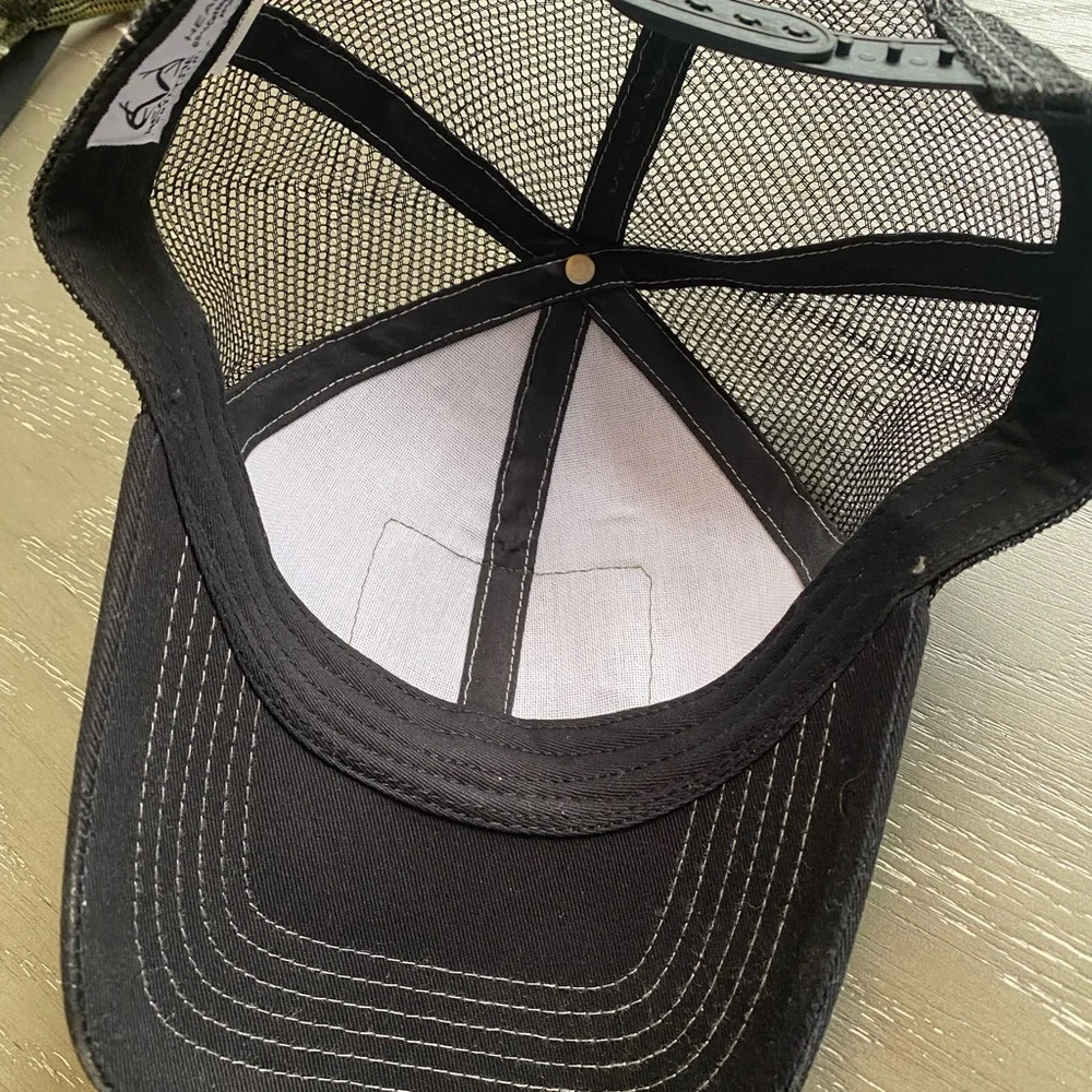 Realtree adjustable hat - Picture 3 of 3